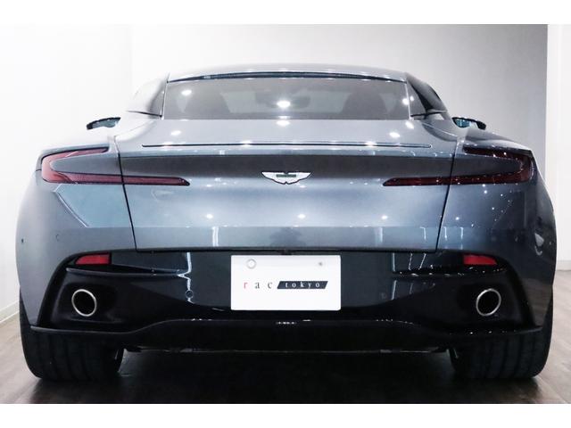 DB11 ローンチエディション 世界限定1000台/右ハンドル/フロントベンチレ-ション/ピアノブラックインテリアトリム/パワ-シ-トボルスタ-/プライバシ-ガラス/コントラストステッチ/ヘッドレスト刺繍//カラ-クレストキャップ/(39枚目)