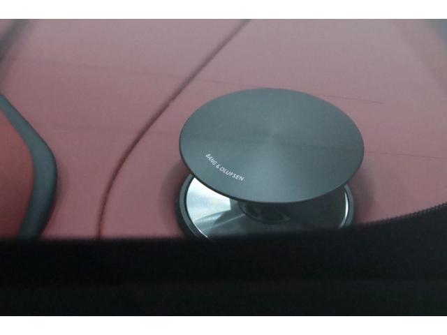 DB11 ローンチエディション 世界限定1000台/右ハンドル/フロントベンチレ-ション/ピアノブラックインテリアトリム/パワ-シ-トボルスタ-/プライバシ-ガラス/コントラストステッチ/ヘッドレスト刺繍//カラ-クレストキャップ/(50枚目)