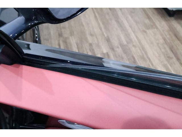 DB11 ローンチエディション 世界限定1000台/右ハンドル/フロントベンチレ-ション/ピアノブラックインテリアトリム/パワ-シ-トボルスタ-/プライバシ-ガラス/コントラストステッチ/ヘッドレスト刺繍//カラ-クレストキャップ/(52枚目)