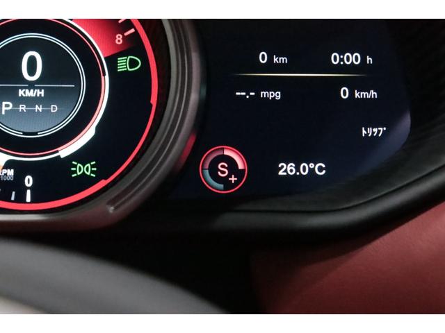 DB11 ローンチエディション 世界限定1000台/右ハンドル/フロントベンチレ-ション/ピアノブラックインテリアトリム/パワ-シ-トボルスタ-/プライバシ-ガラス/コントラストステッチ/ヘッドレスト刺繍//カラ-クレストキャップ/(75枚目)