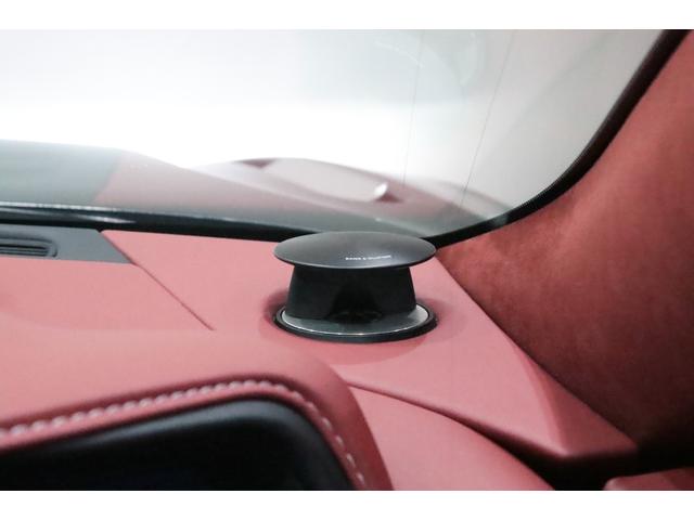 DB11 ローンチエディション 世界限定1000台/右ハンドル/フロントベンチレ-ション/ピアノブラックインテリアトリム/パワ-シ-トボルスタ-/プライバシ-ガラス/コントラストステッチ/ヘッドレスト刺繍//カラ-クレストキャップ/(78枚目)