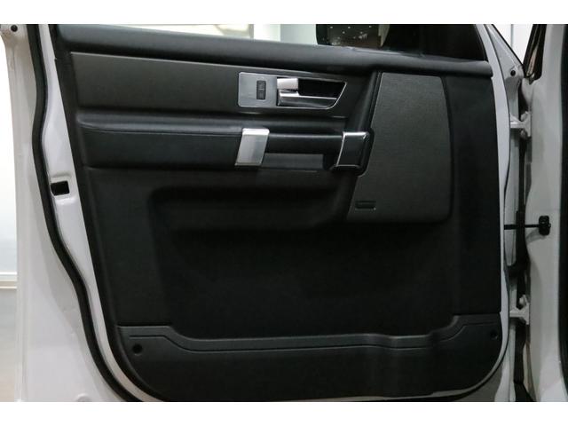 ディスカバリー SE 後期/3L/ブラックデザインパック/20インチアルミ/アダプティブクルーズコントロール/ブラインドスポットモニター/サイドステップ/前後シートヒーター/地デジ/プライバシーガラス/電動サンルーフ(19枚目)