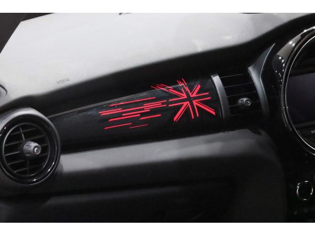 ＭＩＮＩ ジョンクーパーワークス　６ＭＴ／ＲＥＭＵＳ／ＫＷ／ＯＺ　Ｒａｃｉｎｇ　１７インチアルミ／ｈａｒｍａｎｋａｒｄｏｎ／後期／ＡｐｐｌｅＣａｒｐｌａｙ／Ｄｕｅｉｌ　ＡＧ／ＮＭ　Ｅｎｇｉｎｅｅｒｉｎｇ／ＡＣＣ／バックカメラ／（14枚目）