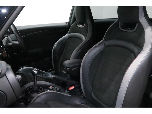 ＭＩＮＩ ジョンクーパーワークス　６ＭＴ／ＲＥＭＵＳ／ＫＷ／ＯＺ　Ｒａｃｉｎｇ　１７インチアルミ／ｈａｒｍａｎｋａｒｄｏｎ／後期／ＡｐｐｌｅＣａｒｐｌａｙ／Ｄｕｅｉｌ　ＡＧ／ＮＭ　Ｅｎｇｉｎｅｅｒｉｎｇ／ＡＣＣ／バックカメラ／（16枚目）
