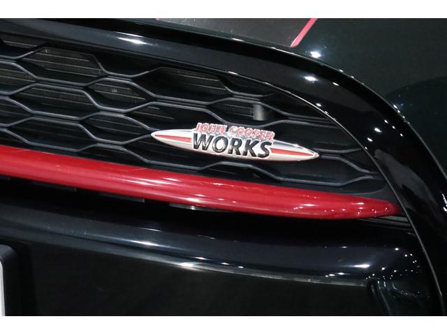 ＭＩＮＩ ジョンクーパーワークス　６ＭＴ／ＲＥＭＵＳ／ＫＷ／ＯＺ　Ｒａｃｉｎｇ　１７インチアルミ／ｈａｒｍａｎｋａｒｄｏｎ／後期／ＡｐｐｌｅＣａｒｐｌａｙ／Ｄｕｅｉｌ　ＡＧ／ＮＭ　Ｅｎｇｉｎｅｅｒｉｎｇ／ＡＣＣ／バックカメラ／（29枚目）