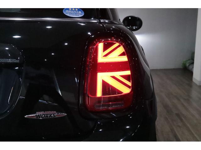 ＭＩＮＩ ジョンクーパーワークス　６ＭＴ／ＲＥＭＵＳ／ＫＷ／ＯＺ　Ｒａｃｉｎｇ　１７インチアルミ／ｈａｒｍａｎｋａｒｄｏｎ／後期／ＡｐｐｌｅＣａｒｐｌａｙ／Ｄｕｅｉｌ　ＡＧ／ＮＭ　Ｅｎｇｉｎｅｅｒｉｎｇ／ＡＣＣ／バックカメラ／（30枚目）