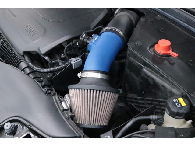 ＭＩＮＩ ジョンクーパーワークス　６ＭＴ／ＲＥＭＵＳ／ＫＷ／ＯＺ　Ｒａｃｉｎｇ　１７インチアルミ／ｈａｒｍａｎｋａｒｄｏｎ／後期／ＡｐｐｌｅＣａｒｐｌａｙ／Ｄｕｅｉｌ　ＡＧ／ＮＭ　Ｅｎｇｉｎｅｅｒｉｎｇ／ＡＣＣ／バックカメラ／（40枚目）