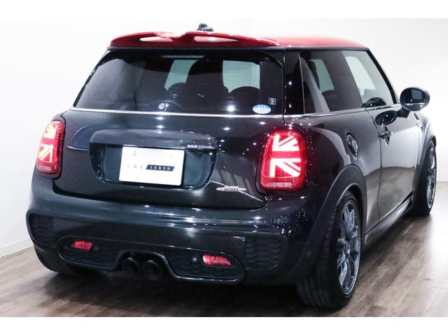 ＭＩＮＩ ジョンクーパーワークス　６ＭＴ／ＲＥＭＵＳ／ＫＷ／ＯＺ　Ｒａｃｉｎｇ　１７インチアルミ／ｈａｒｍａｎｋａｒｄｏｎ／後期／ＡｐｐｌｅＣａｒｐｌａｙ／Ｄｕｅｉｌ　ＡＧ／ＮＭ　Ｅｎｇｉｎｅｅｒｉｎｇ／ＡＣＣ／バックカメラ／（46枚目）