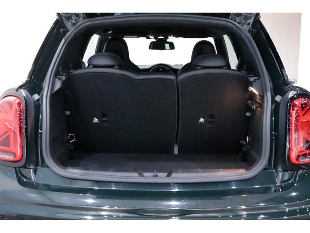 ＭＩＮＩ ジョンクーパーワークス　６ＭＴ／ＲＥＭＵＳ／ＫＷ／ＯＺ　Ｒａｃｉｎｇ　１７インチアルミ／ｈａｒｍａｎｋａｒｄｏｎ／後期／ＡｐｐｌｅＣａｒｐｌａｙ／Ｄｕｅｉｌ　ＡＧ／ＮＭ　Ｅｎｇｉｎｅｅｒｉｎｇ／ＡＣＣ／バックカメラ／（55枚目）