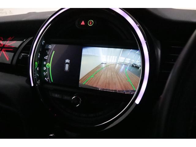 ＭＩＮＩ ジョンクーパーワークス　６ＭＴ／ＲＥＭＵＳ／ＫＷ／ＯＺ　Ｒａｃｉｎｇ　１７インチアルミ／ｈａｒｍａｎｋａｒｄｏｎ／後期／ＡｐｐｌｅＣａｒｐｌａｙ／Ｄｕｅｉｌ　ＡＧ／ＮＭ　Ｅｎｇｉｎｅｅｒｉｎｇ／ＡＣＣ／バックカメラ／（60枚目）