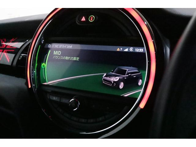 ＭＩＮＩ ジョンクーパーワークス　６ＭＴ／ＲＥＭＵＳ／ＫＷ／ＯＺ　Ｒａｃｉｎｇ　１７インチアルミ／ｈａｒｍａｎｋａｒｄｏｎ／後期／ＡｐｐｌｅＣａｒｐｌａｙ／Ｄｕｅｉｌ　ＡＧ／ＮＭ　Ｅｎｇｉｎｅｅｒｉｎｇ／ＡＣＣ／バックカメラ／（62枚目）