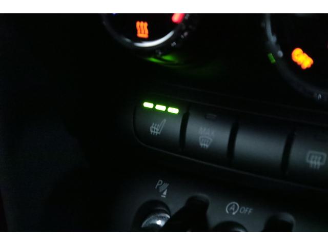 ＭＩＮＩ ジョンクーパーワークス　６ＭＴ／ＲＥＭＵＳ／ＫＷ／ＯＺ　Ｒａｃｉｎｇ　１７インチアルミ／ｈａｒｍａｎｋａｒｄｏｎ／後期／ＡｐｐｌｅＣａｒｐｌａｙ／Ｄｕｅｉｌ　ＡＧ／ＮＭ　Ｅｎｇｉｎｅｅｒｉｎｇ／ＡＣＣ／バックカメラ／（66枚目）