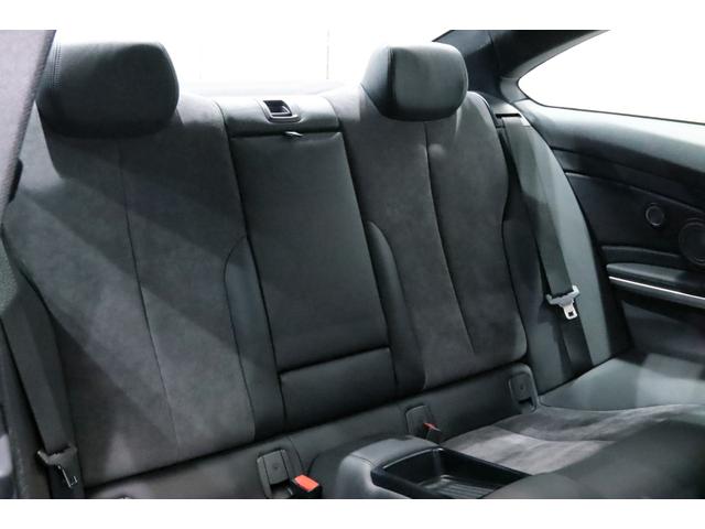 Ｂ４ Ｓビターボ　エディション９９　クーペ　右ハンドル／世界限定９９台／Ｎｏ．１３／ＡＣＣ／ＨＵＤ／オプションカラ－／専用装備／トップ＆サイドビュ－カメラ／シ－トヒ－タ－／ドライビングアシスト／レ－ンチェンジウォ－ニング／ＬＥＤ／パドルシフト／（44枚目）