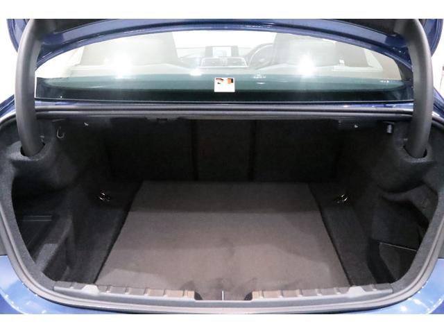 Ｂ４ Ｓビターボ　エディション９９　クーペ　右ハンドル／世界限定９９台／Ｎｏ．１３／ＡＣＣ／ＨＵＤ／オプションカラ－／専用装備／トップ＆サイドビュ－カメラ／シ－トヒ－タ－／ドライビングアシスト／レ－ンチェンジウォ－ニング／ＬＥＤ／パドルシフト／（51枚目）