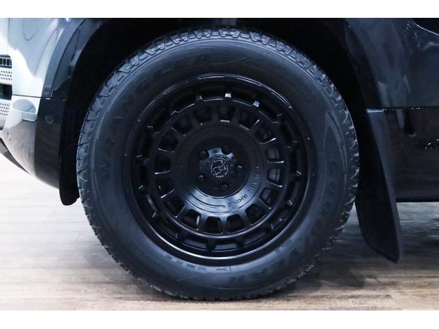 ディフェンダー 110X-ダイナミックHSE D300 電動サステップ/パノラマサンル-フ/JAMES BAROUDオ-ニング/BLACK RHINO20AW/HSX/ヒッチメンバ-/FRONT RUNNERカッティングボ-ド/ル-フラック/マッドフラップ(5枚目)