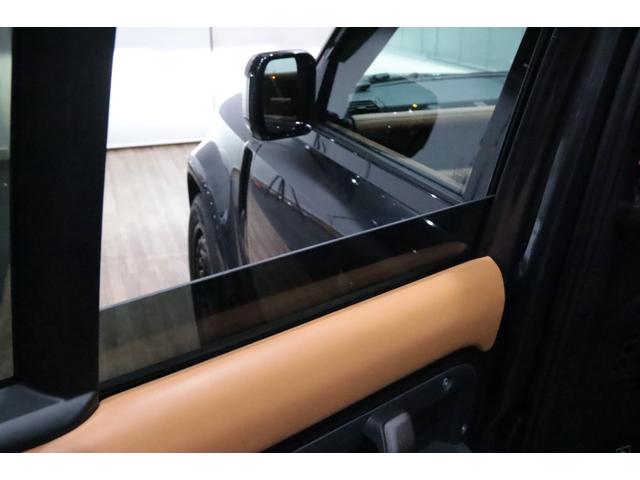 ディフェンダー 110X-ダイナミックHSE D300 電動サステップ/パノラマサンル-フ/JAMES BAROUDオ-ニング/BLACK RHINO20AW/HSX/ヒッチメンバ-/FRONT RUNNERカッティングボ-ド/ル-フラック/マッドフラップ(24枚目)