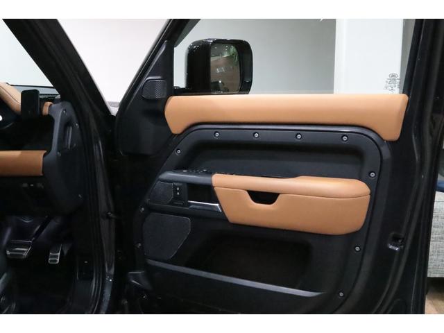 ディフェンダー 110X-ダイナミックHSE D300 電動サステップ/パノラマサンル-フ/JAMES BAROUDオ-ニング/BLACK RHINO20AW/HSX/ヒッチメンバ-/FRONT RUNNERカッティングボ-ド/ル-フラック/マッドフラップ(45枚目)