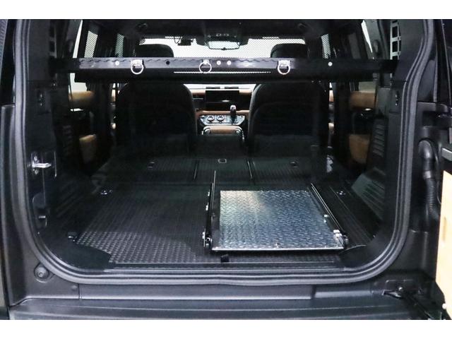 ディフェンダー 110X-ダイナミックHSE D300 電動サステップ/パノラマサンル-フ/JAMES BAROUDオ-ニング/BLACK RHINO20AW/HSX/ヒッチメンバ-/FRONT RUNNERカッティングボ-ド/ル-フラック/マッドフラップ(66枚目)