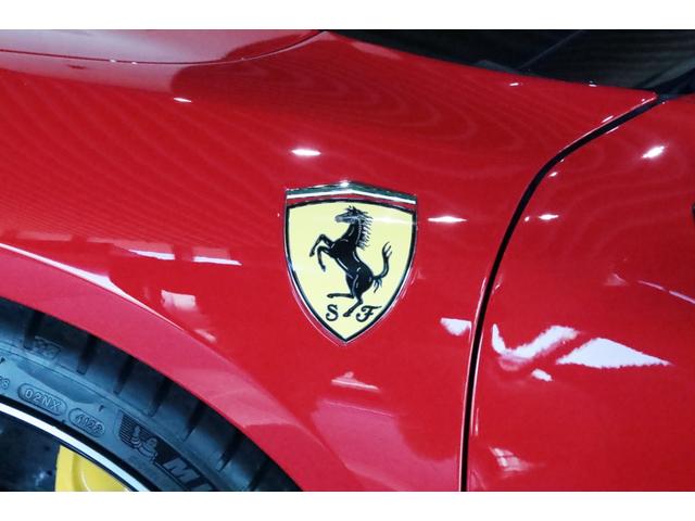 ２９６ＧＴＢ アセットフィオラノパッケージ　ＡＳＳＥＴＴＯ　ＦＩＯＲＡＮＯ／カ－ボンファイバ－エンジンカバ－・リヤディフュ－ザ－・アンダ－カバ－・キ－・ホイ－ルキャップ・インストゥルメンタルクラスタ－・アッパ－トンネル・ＬＥＤ付ステアリング／（13枚目）