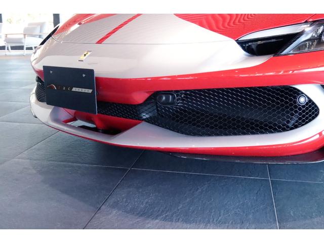 ２９６ＧＴＢ アセットフィオラノパッケージ　ＡＳＳＥＴＴＯ　ＦＩＯＲＡＮＯ／カ－ボンファイバ－エンジンカバ－・リヤディフュ－ザ－・アンダ－カバ－・キ－・ホイ－ルキャップ・インストゥルメンタルクラスタ－・アッパ－トンネル・ＬＥＤ付ステアリング／（23枚目）