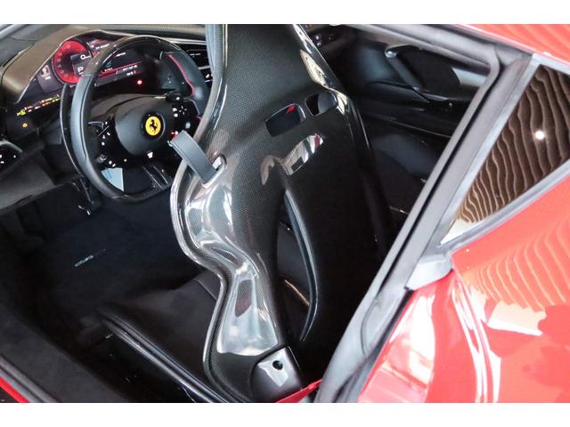 ２９６ＧＴＢ アセットフィオラノパッケージ　ＡＳＳＥＴＴＯ　ＦＩＯＲＡＮＯ／カ－ボンファイバ－エンジンカバ－・リヤディフュ－ザ－・アンダ－カバ－・キ－・ホイ－ルキャップ・インストゥルメンタルクラスタ－・アッパ－トンネル・ＬＥＤ付ステアリング／（40枚目）