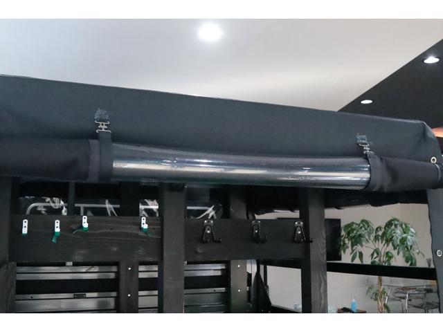 ランドクルーザー70 ピックアップ 30周年記念モデル/5MT/1GR/ARB/コマ-シャルバンパ-/ル-フラック/サイドレ-ル/プロテクションサイドステップ/幌/デフロック/サファリシュノ-ケル/WARNウィンチ/IPFライトバ-/(67枚目)