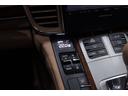 ４Ｓ　スポーツクロノパッケ－ジ／ＳＲ／スポエキ／ソフトクロ－ズ／ＯＰ色／電動ＳＲ／ＢＯＳＥ／Ｅ＆Ｄ／２０ＡＷ／ＰＤＬＳ／前後シ－トＨ／ベンチレ－タ－／レッドメ－タ－／ＬＣＷ／ステアリングＨ／３６０度カメラ（42枚目）