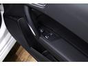ベースグレード　６速ＭＴ／サンル－フ／赤キャリパ－／コントラストル－フ／バックカメラ／車検Ｒ９．９迄／タイヤ新品／グレイシアホワイトＭ／フロアマット／ナビ地デジ／１８インチアルミ／ブラックハーフレザー（42枚目）