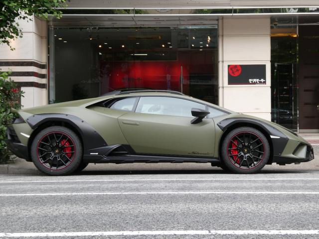 ウラカン ステラート　ＬＰ６１０－４　世界限定１４９９台　ＯＰ６４１　走行９５ｋｍ　ＯＰ６４１　プロテクションフィルム　３年メンテナンスＰＫＧ加入　マットブラック鍛造１９ＡＷ　リアカメラ　アルカンターラダッシュ／ルーフ／ステアリング　カーボンスポーツシート（4枚目）