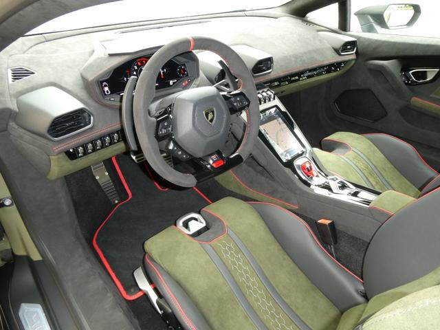 ウラカン ステラート　ＬＰ６１０－４　世界限定１４９９台　ＯＰ６４１　走行９５ｋｍ　ＯＰ６４１　プロテクションフィルム　３年メンテナンスＰＫＧ加入　マットブラック鍛造１９ＡＷ　リアカメラ　アルカンターラダッシュ／ルーフ／ステアリング　カーボンスポーツシート（44枚目）