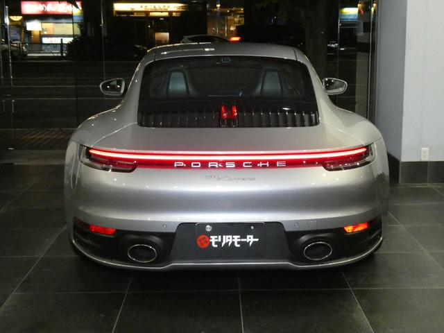 ９１１ ９１１カレラ　ＰＣアプルーブド保証２０２６年４月　スポーツエグゾースト　スポーツクロノＰＫＧ　マットカーボンインテリアＰＫＧ　ＧＴスポーツステアリング　ポルシェクレストエンボスヘッドレスト　毎年ＰＣ正規Ｄ記録簿５枚　禁煙車（6枚目）