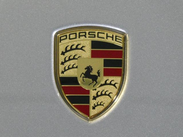 ９１１ ９１１カレラ　ＰＣアプルーブド保証２０２６年４月　スポーツエグゾースト　スポーツクロノＰＫＧ　マットカーボンインテリアＰＫＧ　ＧＴスポーツステアリング　ポルシェクレストエンボスヘッドレスト　毎年ＰＣ正規Ｄ記録簿５枚　禁煙車（10枚目）