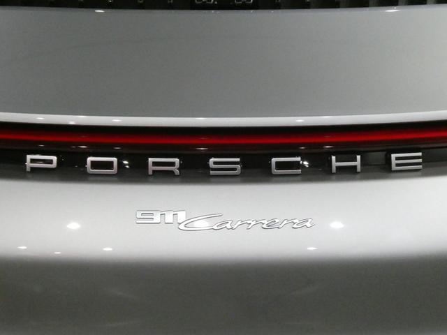 ９１１ ９１１カレラ　ＰＣアプルーブド保証２０２６年４月　スポーツエグゾースト　スポーツクロノＰＫＧ　マットカーボンインテリアＰＫＧ　ＧＴスポーツステアリング　ポルシェクレストエンボスヘッドレスト　毎年ＰＣ正規Ｄ記録簿５枚　禁煙車（23枚目）