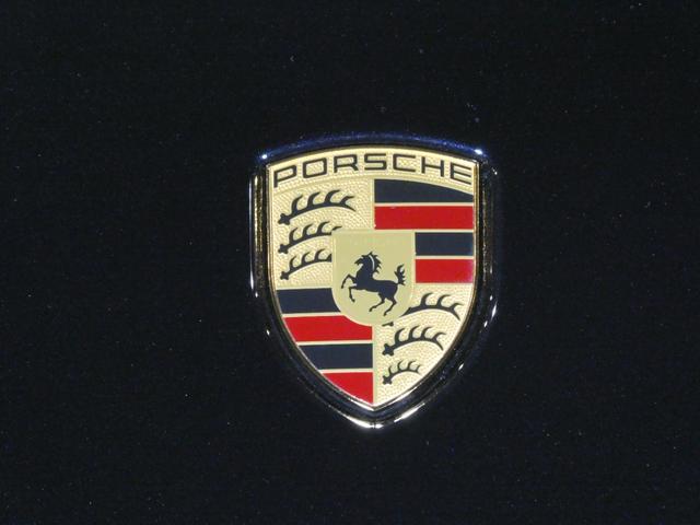 ９１１ ９１１カレラＴ　４人乗り　７速ＭＴ　左Ｈ　走行１０００ｋｍ　メーカー新車保証付　１オーナー　屋内保管禁煙　シートベンチレーション　ＬＥＤヘッドライト（ＰＤＬＳ＋）　レザーシート　ＥｘｃｌｕｓｉｖｅＤｅｓｉｇｎテールライト　エクステリアカラー同色インテリアＰＫＧ（10枚目）