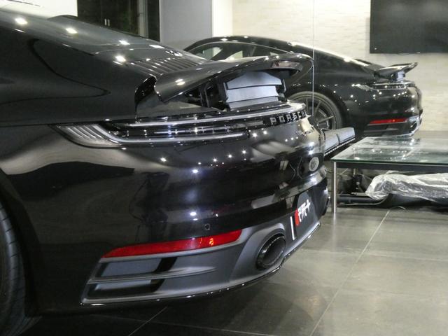 ９１１ ９１１カレラＴ　４人乗り　７速ＭＴ　左Ｈ　走行１０００ｋｍ　メーカー新車保証付　１オーナー　屋内保管禁煙　シートベンチレーション　ＬＥＤヘッドライト（ＰＤＬＳ＋）　レザーシート　ＥｘｃｌｕｓｉｖｅＤｅｓｉｇｎテールライト　エクステリアカラー同色インテリアＰＫＧ（22枚目）