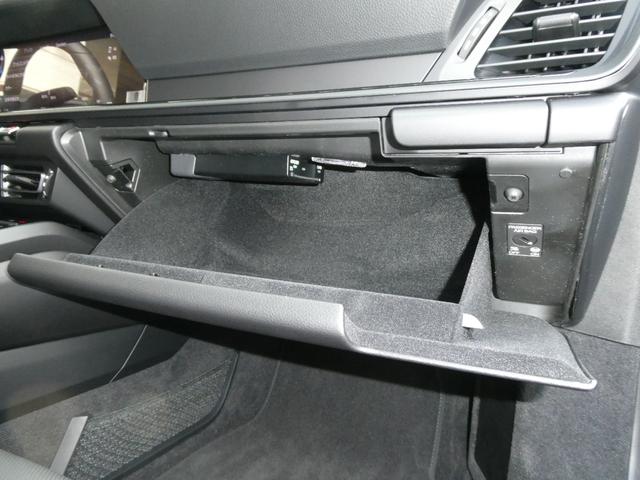 ９１１ ９１１カレラＴ　４人乗り　７速ＭＴ　左Ｈ　走行１０００ｋｍ　メーカー新車保証付　１オーナー　屋内保管禁煙　シートベンチレーション　ＬＥＤヘッドライト（ＰＤＬＳ＋）　レザーシート　ＥｘｃｌｕｓｉｖｅＤｅｓｉｇｎテールライト　エクステリアカラー同色インテリアＰＫＧ（68枚目）