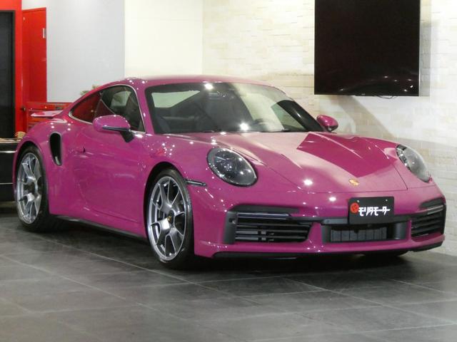 ９１１ ９１１ターボＳ　走行０．２万ｋｍ　左ハンドル　新車保証付　ＰＣＣＢブラックキャリパー　スポーツエグゾーストシステム　Ｆリフティング　ＰＡＳＭ付スポーツサス　ティンテッドＬＥＤマトリックス　スポーツクロノ　２０／２１ＥｘｃｌｕｓｉｖｅデザインＡＷ（3枚目）
