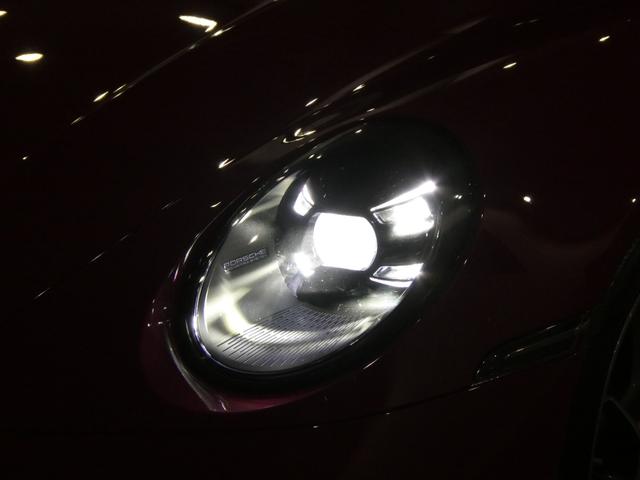 ９１１ ９１１ターボＳ　走行０．２万ｋｍ　左ハンドル　新車保証付　ＰＣＣＢブラックキャリパー　スポーツエグゾーストシステム　Ｆリフティング　ＰＡＳＭ付スポーツサス　ティンテッドＬＥＤマトリックス　スポーツクロノ　２０／２１ＥｘｃｌｕｓｉｖｅデザインＡＷ（15枚目）