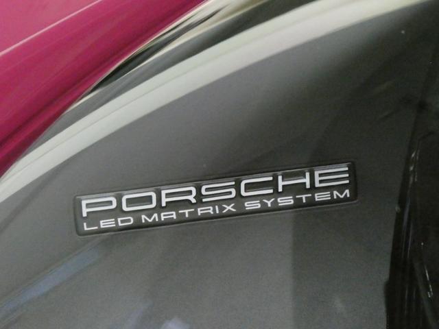 ９１１ ９１１ターボＳ　走行０．２万ｋｍ　左ハンドル　新車保証付　ＰＣＣＢブラックキャリパー　スポーツエグゾーストシステム　Ｆリフティング　ＰＡＳＭ付スポーツサス　ティンテッドＬＥＤマトリックス　スポーツクロノ　２０／２１ＥｘｃｌｕｓｉｖｅデザインＡＷ（16枚目）