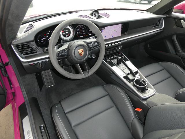 ９１１ ９１１ターボＳ　走行０．２万ｋｍ　左ハンドル　新車保証付　ＰＣＣＢブラックキャリパー　スポーツエグゾーストシステム　Ｆリフティング　ＰＡＳＭ付スポーツサス　ティンテッドＬＥＤマトリックス　スポーツクロノ　２０／２１ＥｘｃｌｕｓｉｖｅデザインＡＷ（38枚目）