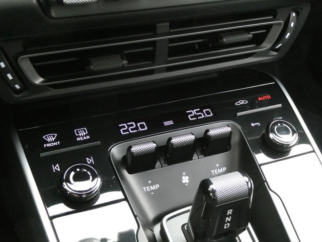 ９１１ ９１１ターボＳ　走行０．２万ｋｍ　左ハンドル　新車保証付　ＰＣＣＢブラックキャリパー　スポーツエグゾーストシステム　Ｆリフティング　ＰＡＳＭ付スポーツサス　ティンテッドＬＥＤマトリックス　スポーツクロノ　２０／２１ＥｘｃｌｕｓｉｖｅデザインＡＷ（47枚目）