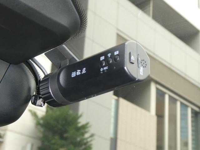 ９１１ ９１１ターボＳ　走行０．２万ｋｍ　左ハンドル　新車保証付　ＰＣＣＢブラックキャリパー　スポーツエグゾーストシステム　Ｆリフティング　ＰＡＳＭ付スポーツサス　ティンテッドＬＥＤマトリックス　スポーツクロノ　２０／２１ＥｘｃｌｕｓｉｖｅデザインＡＷ（75枚目）