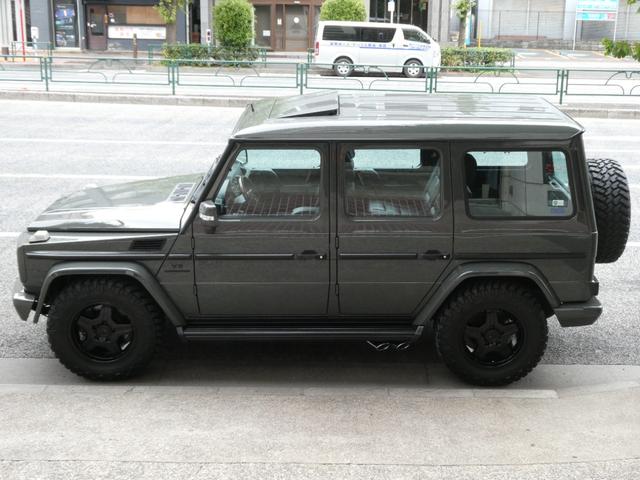 Ｇクラス Ｇ５５Ｌ　ＡＭＧ　ディーラー記録簿１１回　走行４．８万ｋｍ　５．５Ｌ　Ｖ８スーパーチャージャー　Ｆｅｒｒａｒｉ純正ヒストリックカラー　グリジオスクーロ／ＰＰＧ　ＮＩＴＴＯ　ＭＴタイヤ　クリアガラス　背面タイヤ反転ブラケット　ＣＡＲＯＺＺＥＲＩＡナビ　ドラレコ（8枚目）