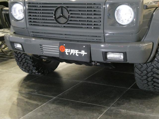 Ｇクラス Ｇ５５Ｌ　ＡＭＧ　ディーラー記録簿１１回　走行４．８万ｋｍ　５．５Ｌ　Ｖ８スーパーチャージャー　Ｆｅｒｒａｒｉ純正ヒストリックカラー　グリジオスクーロ／ＰＰＧ　ＮＩＴＴＯ　ＭＴタイヤ　クリアガラス　背面タイヤ反転ブラケット　ＣＡＲＯＺＺＥＲＩＡナビ　ドラレコ（11枚目）