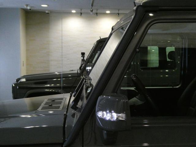 Ｇクラス Ｇ５５Ｌ　ＡＭＧ　ディーラー記録簿１１回　走行４．８万ｋｍ　５．５Ｌ　Ｖ８スーパーチャージャー　Ｆｅｒｒａｒｉ純正ヒストリックカラー　グリジオスクーロ／ＰＰＧ　ＮＩＴＴＯ　ＭＴタイヤ　クリアガラス　背面タイヤ反転ブラケット　ＣＡＲＯＺＺＥＲＩＡナビ　ドラレコ（18枚目）