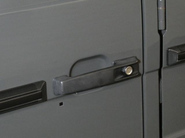 Ｇクラス Ｇ５５Ｌ　ＡＭＧ　ディーラー記録簿１１回　走行４．８万ｋｍ　５．５Ｌ　Ｖ８スーパーチャージャー　Ｆｅｒｒａｒｉ純正ヒストリックカラー　グリジオスクーロ／ＰＰＧ　ＮＩＴＴＯ　ＭＴタイヤ　クリアガラス　背面タイヤ反転ブラケット　ＣＡＲＯＺＺＥＲＩＡナビ　ドラレコ（22枚目）