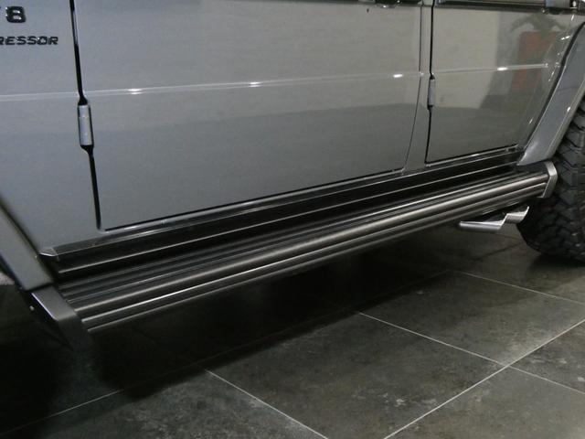 Ｇクラス Ｇ５５Ｌ　ＡＭＧ　ディーラー記録簿１１回　走行４．８万ｋｍ　５．５Ｌ　Ｖ８スーパーチャージャー　Ｆｅｒｒａｒｉ純正ヒストリックカラー　グリジオスクーロ／ＰＰＧ　ＮＩＴＴＯ　ＭＴタイヤ　クリアガラス　背面タイヤ反転ブラケット　ＣＡＲＯＺＺＥＲＩＡナビ　ドラレコ（23枚目）