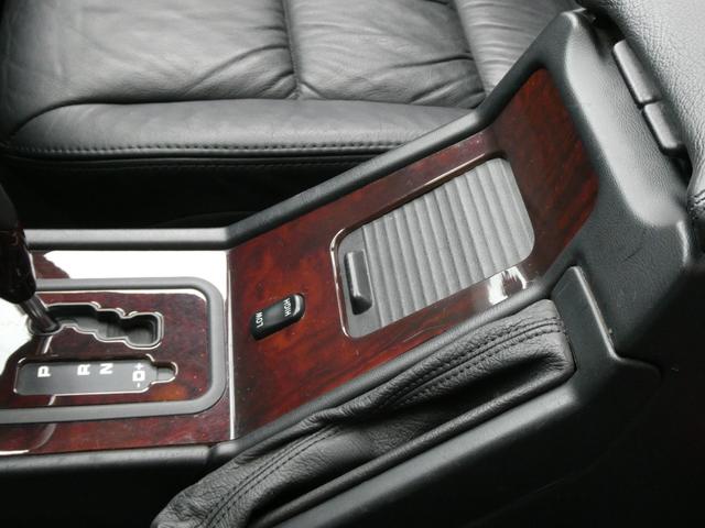 Ｇクラス Ｇ５５Ｌ　ＡＭＧ　ディーラー記録簿１１回　走行４．８万ｋｍ　５．５Ｌ　Ｖ８スーパーチャージャー　Ｆｅｒｒａｒｉ純正ヒストリックカラー　グリジオスクーロ／ＰＰＧ　ＮＩＴＴＯ　ＭＴタイヤ　クリアガラス　背面タイヤ反転ブラケット　ＣＡＲＯＺＺＥＲＩＡナビ　ドラレコ（47枚目）