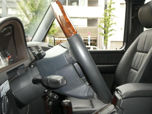 Ｇクラス Ｇ５５Ｌ　ＡＭＧ　ディーラー記録簿１１回　走行４．８万ｋｍ　５．５Ｌ　Ｖ８スーパーチャージャー　Ｆｅｒｒａｒｉ純正ヒストリックカラー　グリジオスクーロ／ＰＰＧ　ＮＩＴＴＯ　ＭＴタイヤ　クリアガラス　背面タイヤ反転ブラケット　ＣＡＲＯＺＺＥＲＩＡナビ　ドラレコ（54枚目）