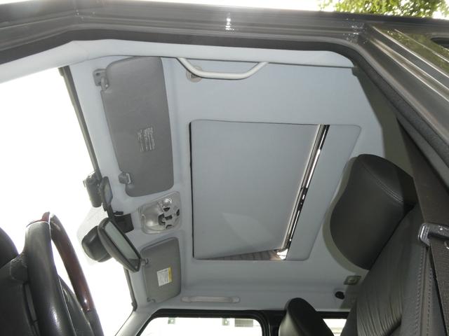 Ｇクラス Ｇ５５Ｌ　ＡＭＧ　ディーラー記録簿１１回　走行４．８万ｋｍ　５．５Ｌ　Ｖ８スーパーチャージャー　Ｆｅｒｒａｒｉ純正ヒストリックカラー　グリジオスクーロ／ＰＰＧ　ＮＩＴＴＯ　ＭＴタイヤ　クリアガラス　背面タイヤ反転ブラケット　ＣＡＲＯＺＺＥＲＩＡナビ　ドラレコ（58枚目）